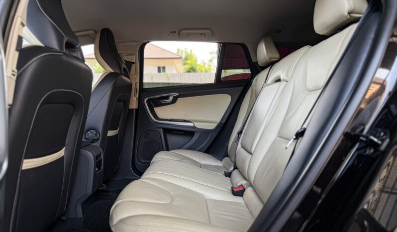 VOLVO V60 full