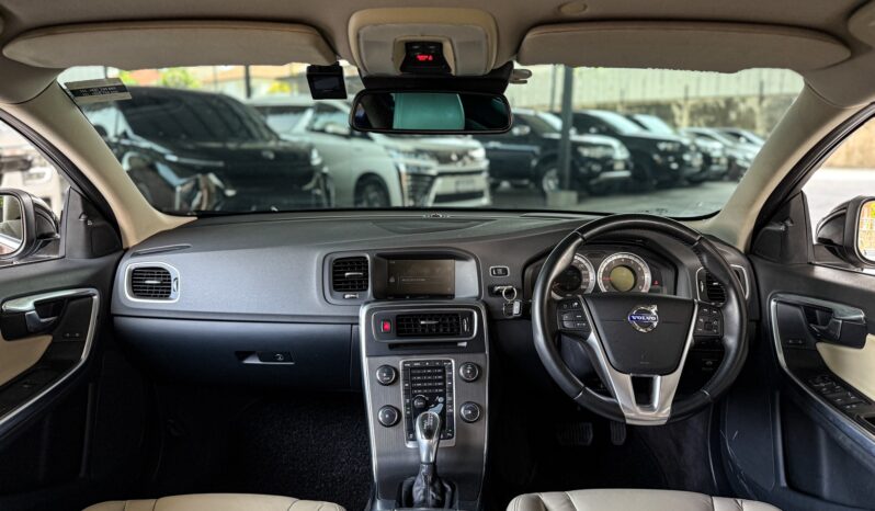 VOLVO V60 full