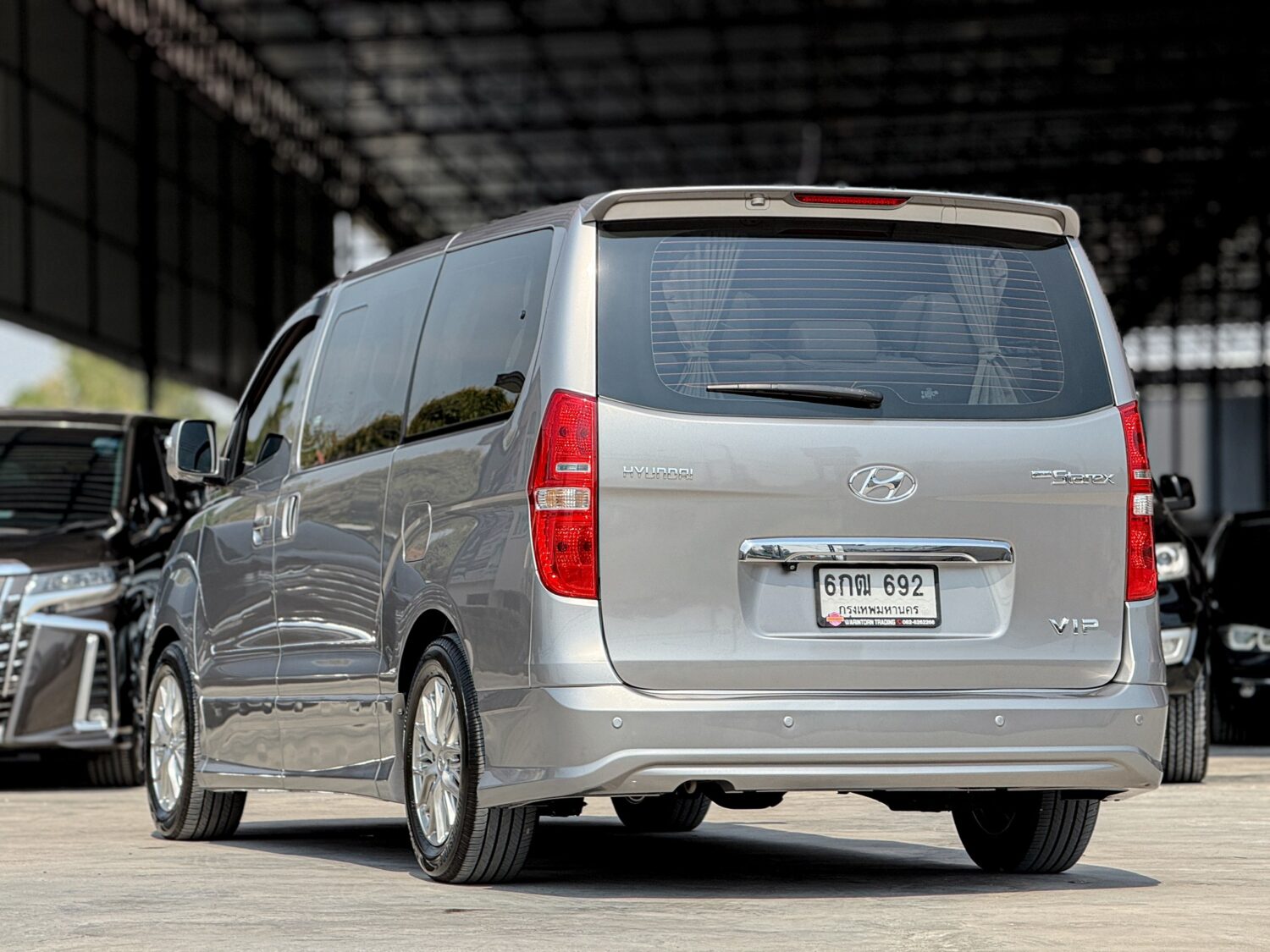 HYUNDAI GRAND STAREX