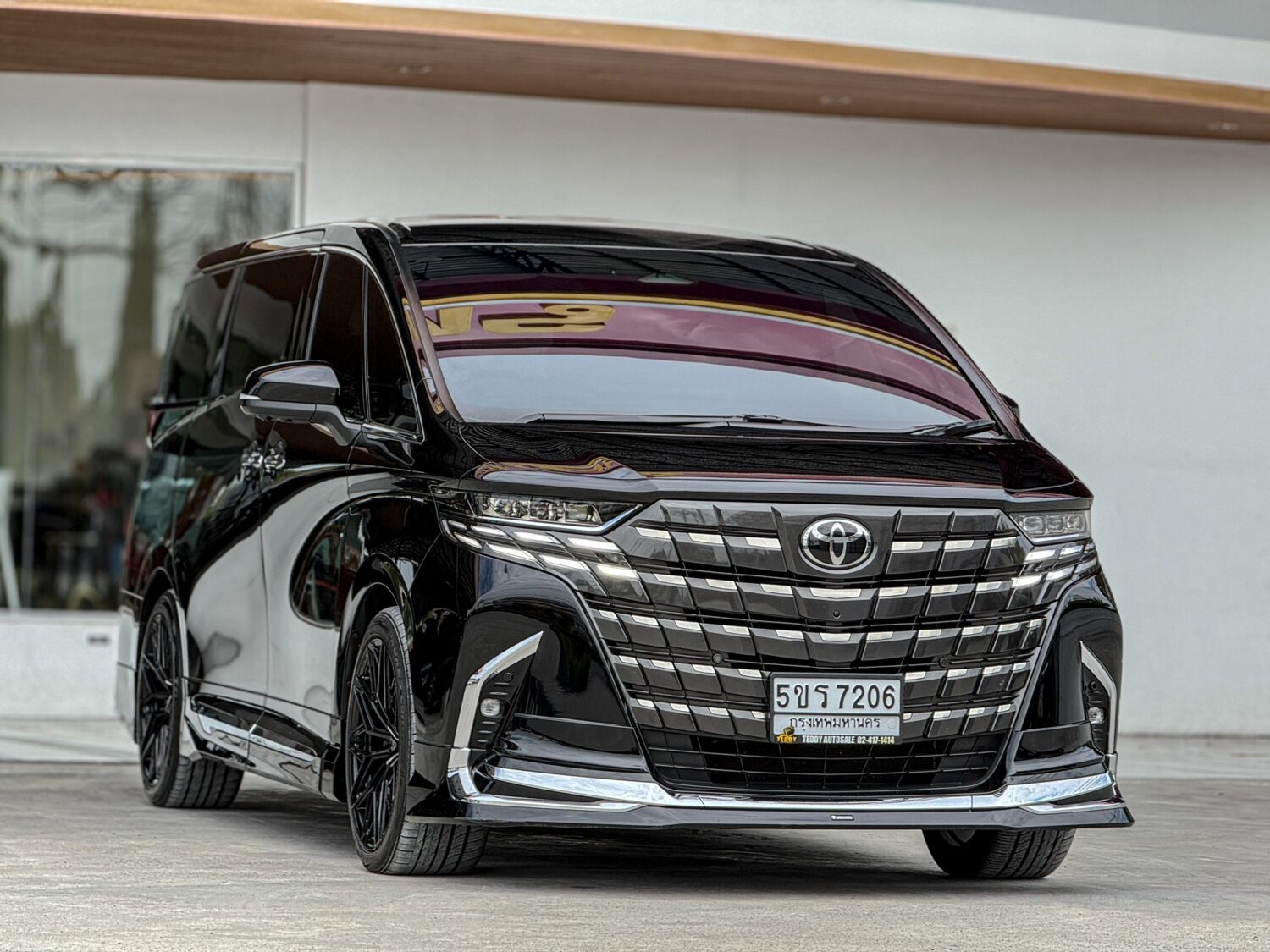 TOYOTA NEW ALPHARD