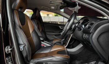 VOLVO V40 full