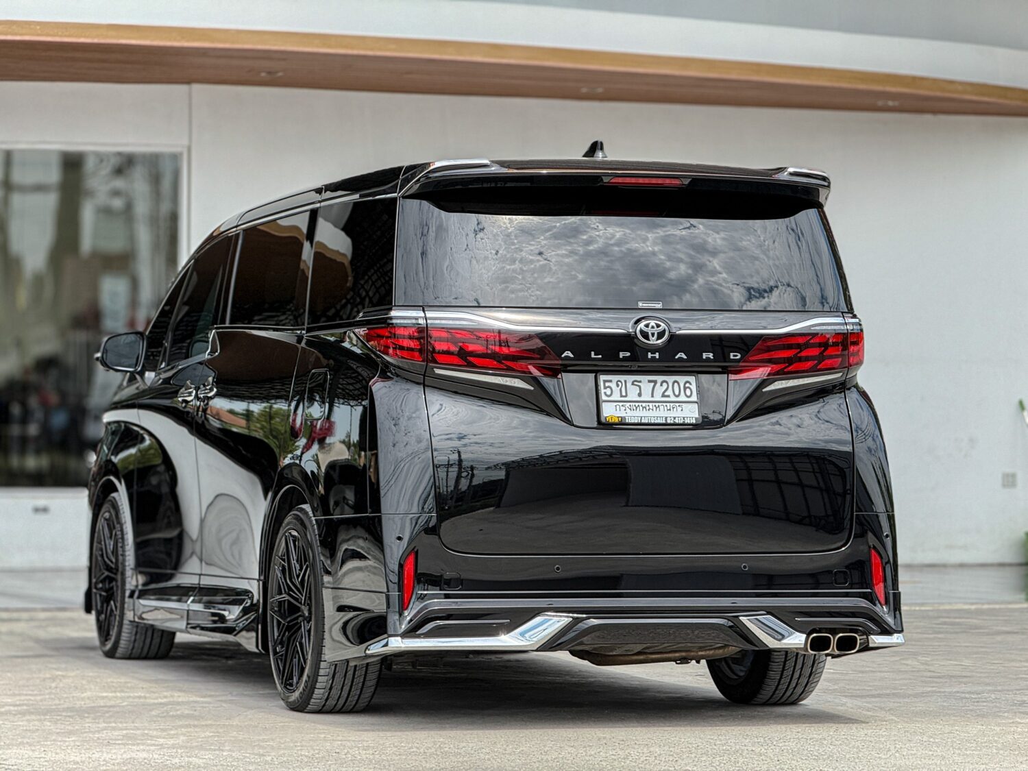TOYOTA NEW ALPHARD