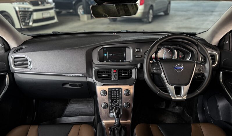 VOLVO V40 full