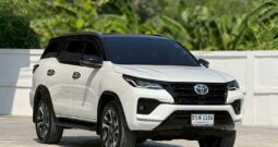 FORTUNER 2.4 COMMANDER