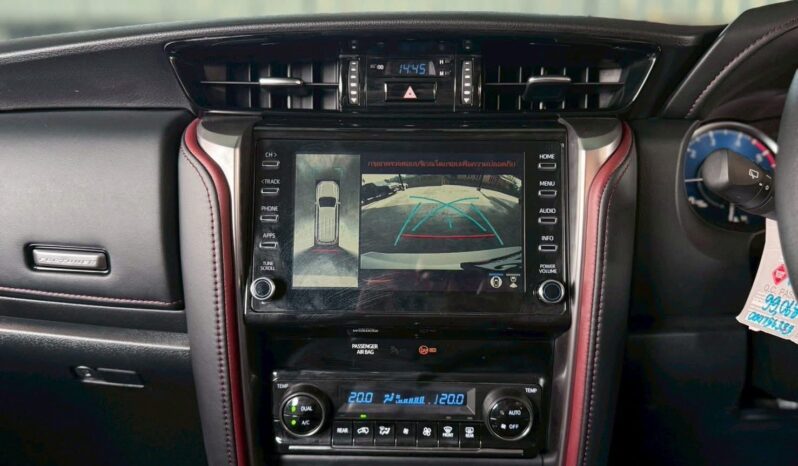 FORTUNER 2.4 COMMANDER full