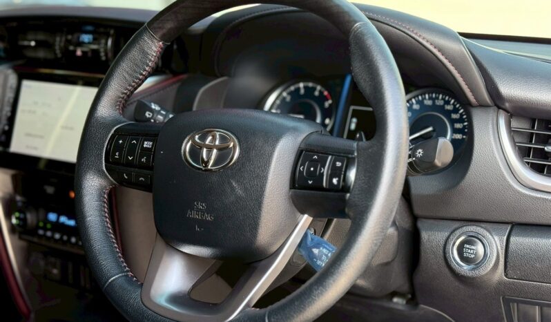 FORTUNER 2.4 COMMANDER full