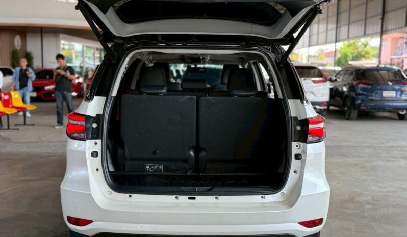 FORTUNER 2.4 COMMANDER full