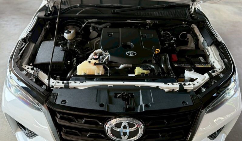 FORTUNER 2.4 COMMANDER full