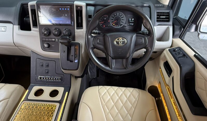 COMMUTER 2.8 VIP full