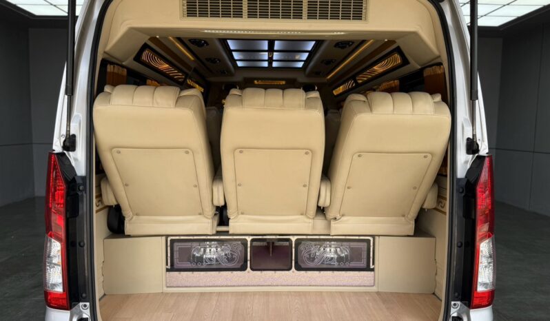 COMMUTER 2.8 VIP full