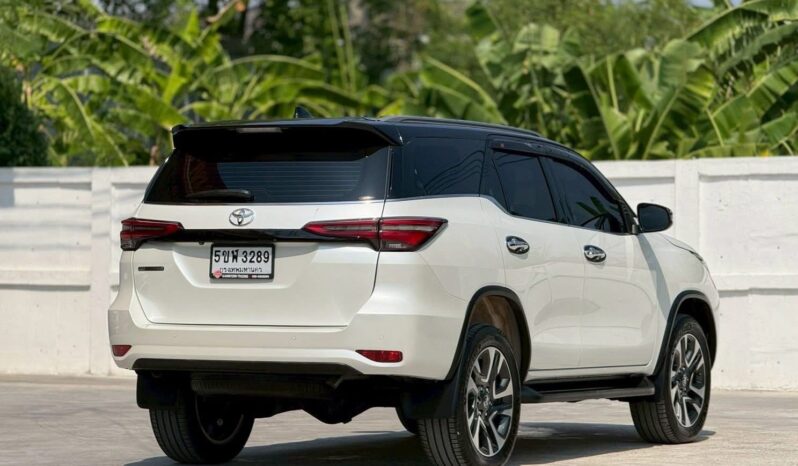 FORTUNER 2.4 COMMANDER full