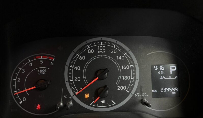 COMMUTER 2.8 VIP full