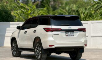 FORTUNER 2.4 COMMANDER full