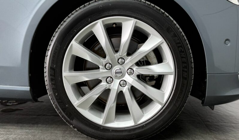 S90 2.0 D4 MOMENTUM full