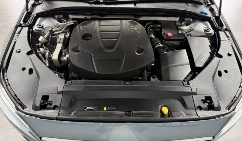 S90 2.0 D4 MOMENTUM full