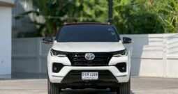 FORTUNER 2.4 COMMANDER