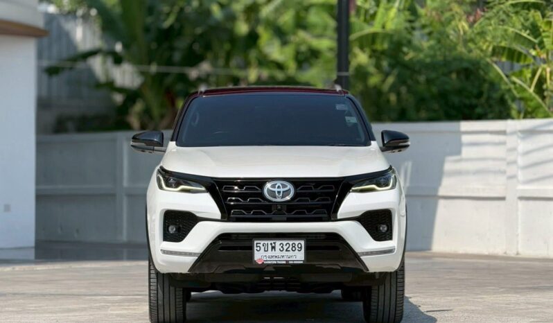 FORTUNER 2.4 COMMANDER full