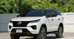 FORTUNER 2.4 COMMANDER