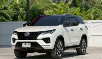 FORTUNER 2.4 COMMANDER full