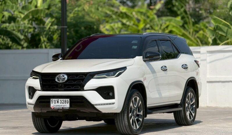 FORTUNER 2.4 COMMANDER full