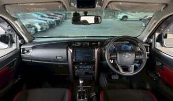 FORTUNER 2.4 COMMANDER full