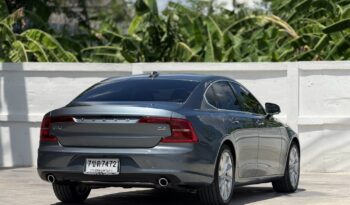 S90 2.0 D4 MOMENTUM full
