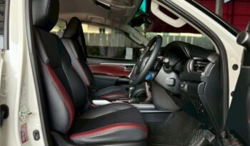 FORTUNER 2.4 COMMANDER full