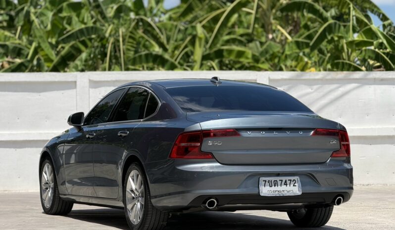 S90 2.0 D4 MOMENTUM full