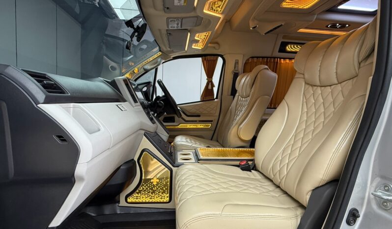 COMMUTER 2.8 VIP full