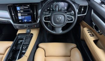 S90 2.0 D4 MOMENTUM full