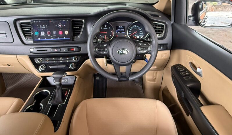 GRAND CARNIVAL 2.2 LX full